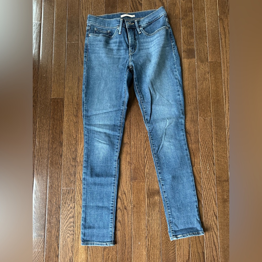 Levi’s 311 Shaping Skinny jeans size 27